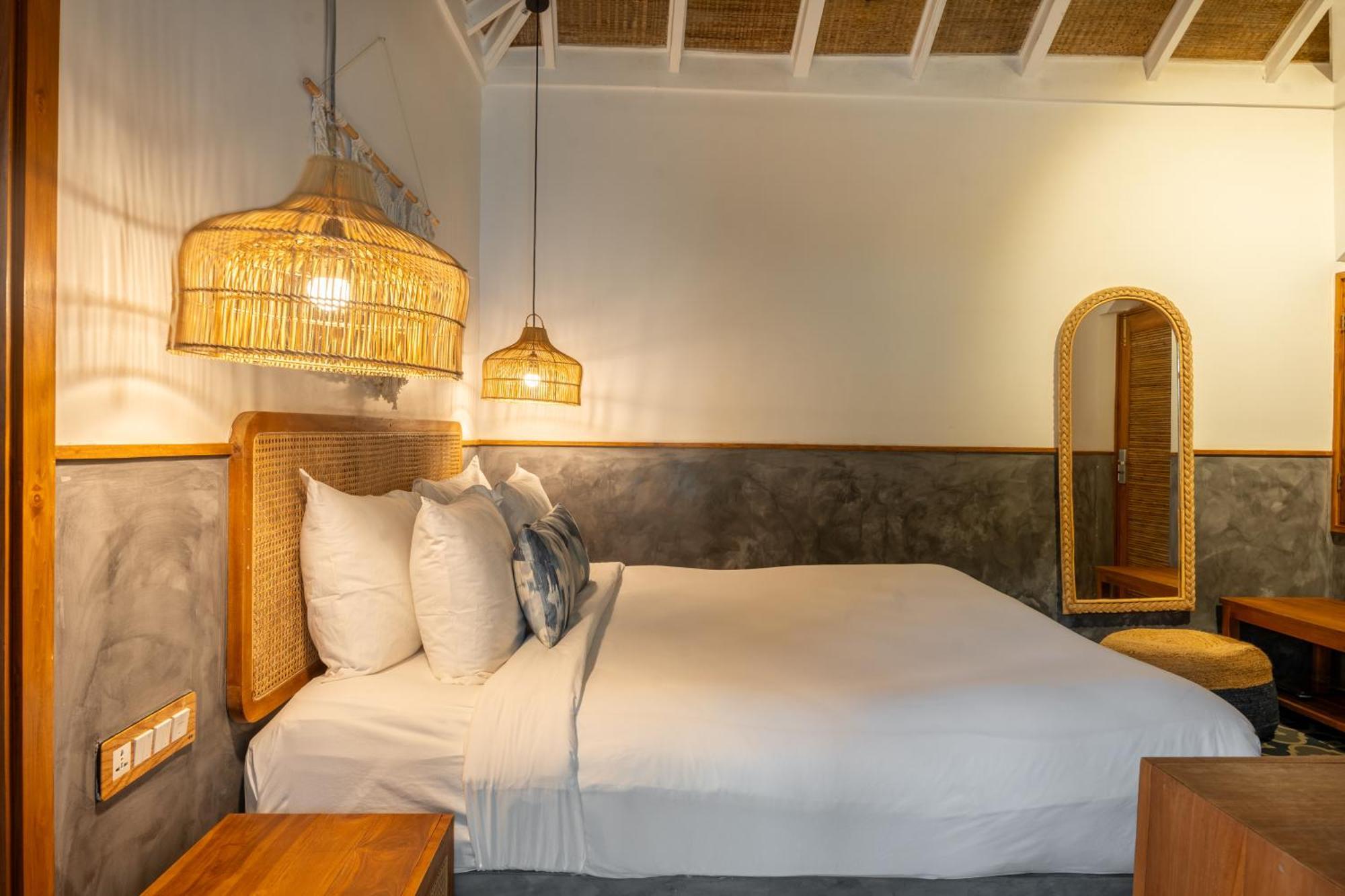 Azora By Ayatana, Goa Hotel