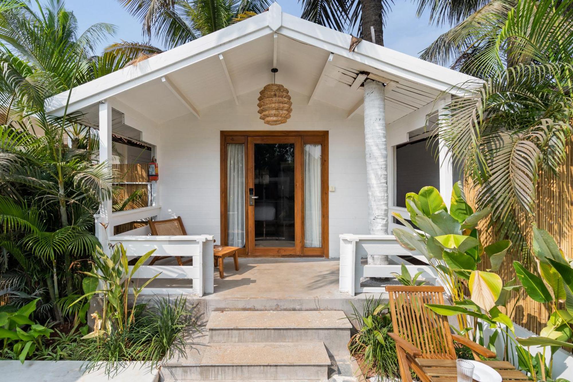 Azora By Ayatana, Goa Hotel